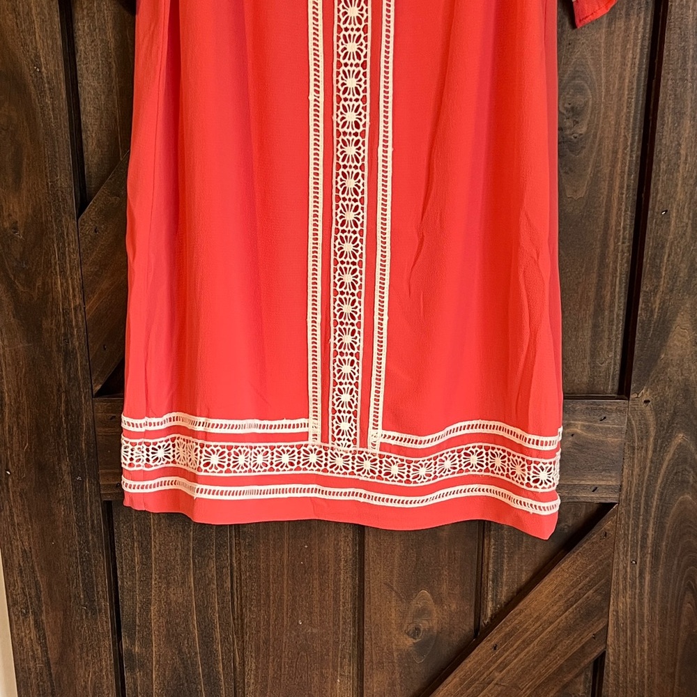 Luxology Coral‎ Dress with White Accents - Picture 4 of 7